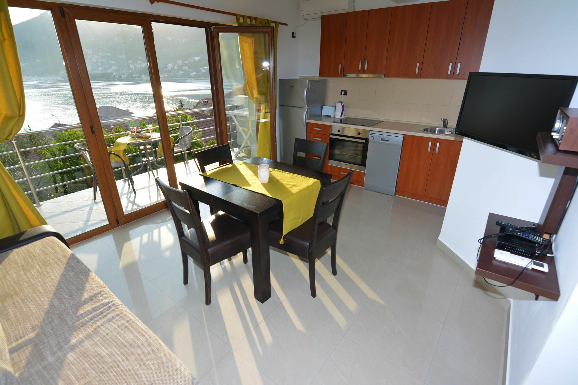 Tale House Montenegro Tivat Extérieur photo